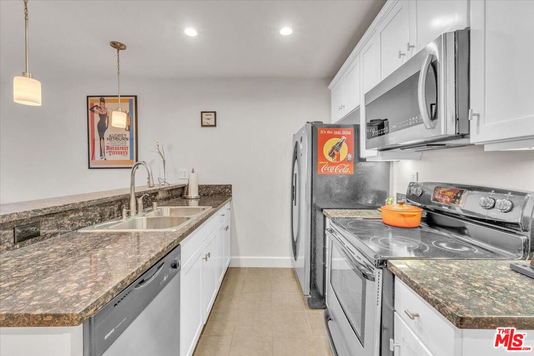 Interior, Kitchen, Pendant Lights, Recessed Lighting