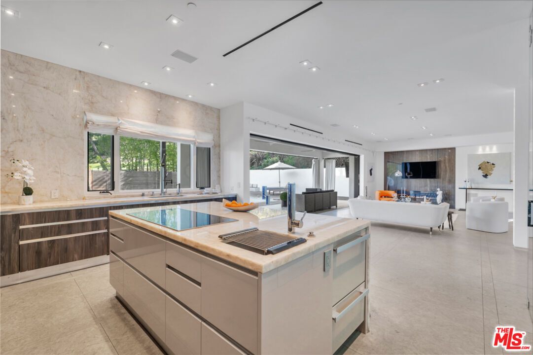 Interior, Kitchen, Living room, Marble Walls, Recessed Lighting