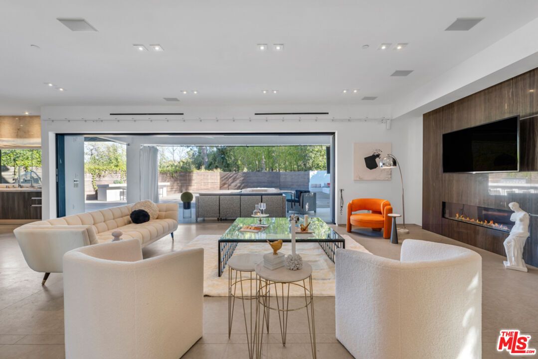Fireplace, Interior, Living room, Recessed Lighting