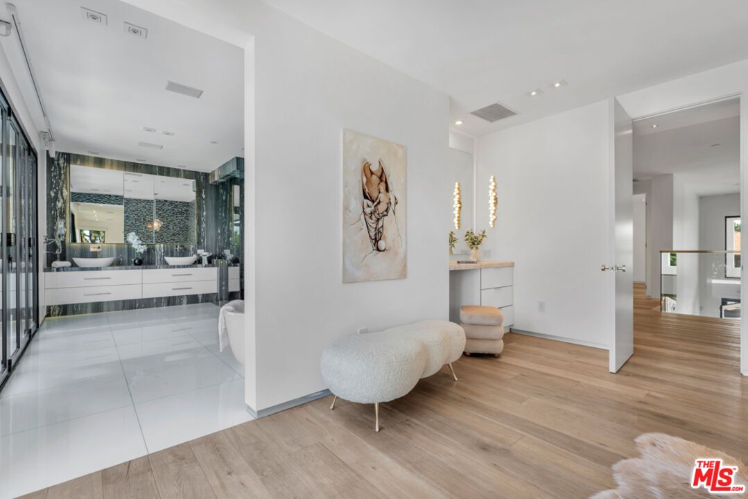 Bathroom, Interior, Pendant Lights, Recessed Lighting, Wood Texture Flooring