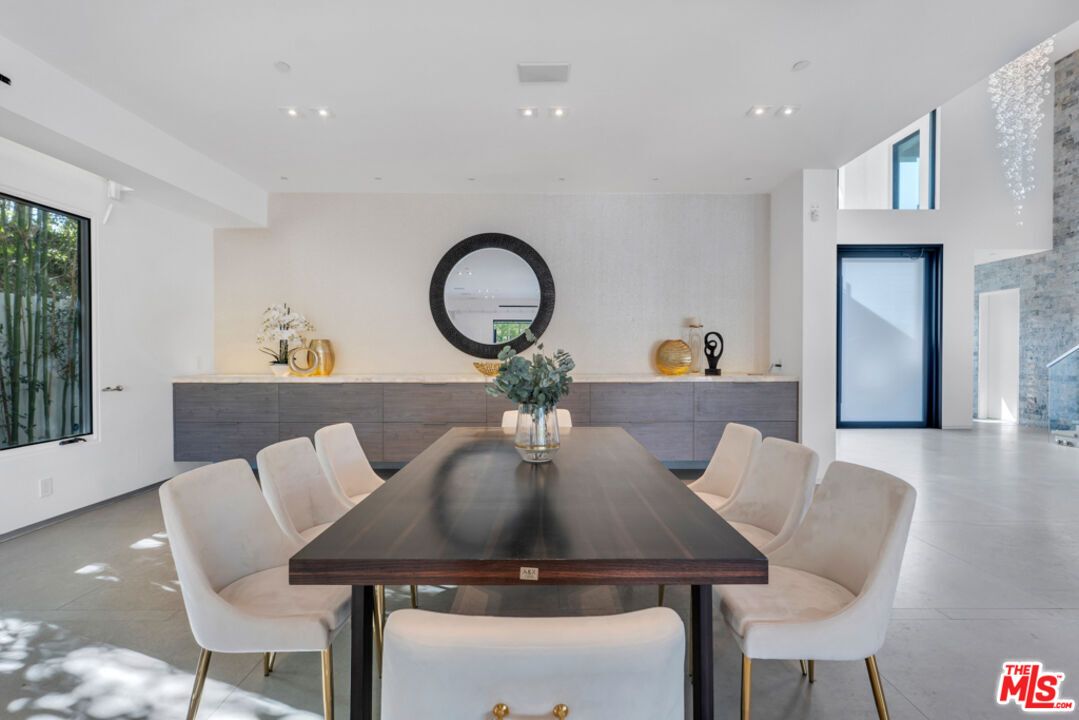Dining room, Interior, Recessed Lighting