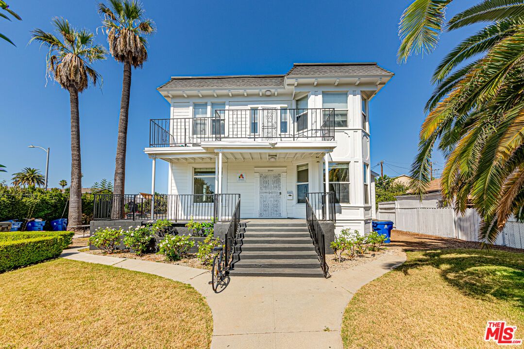 Backyard, Exterior, Facade, American Foursquare