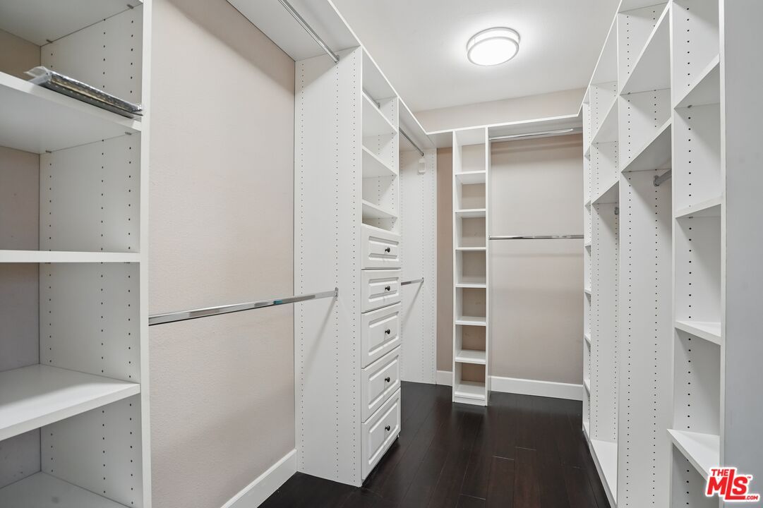 Interior, Walk-in Closets, Wood Texture Flooring