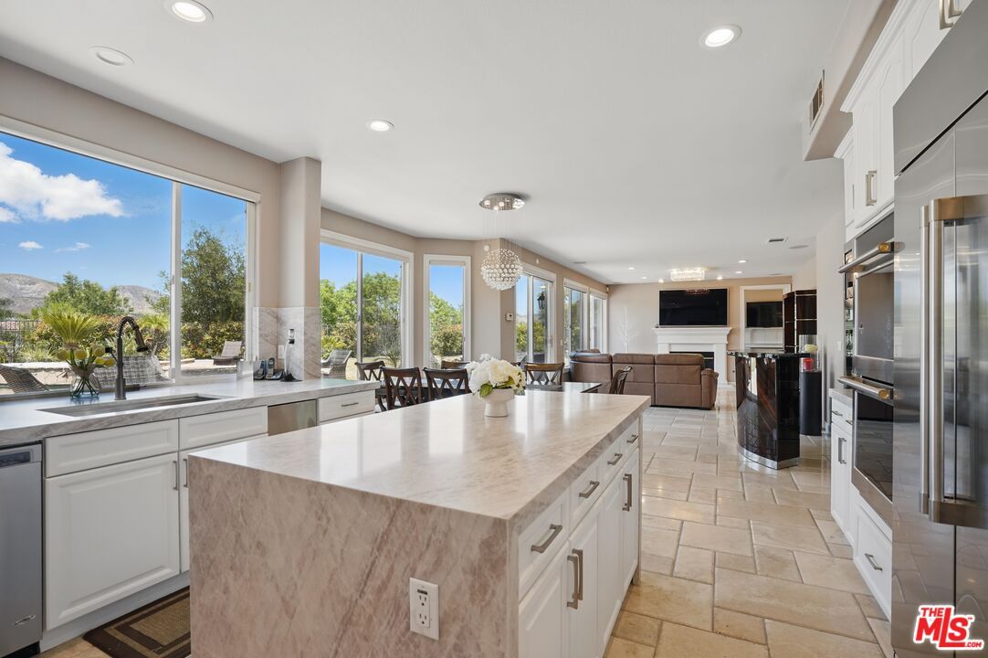 Chandelier, Dining room, Interior, Kitchen, Recessed Lighting, Stainless Steel Appliances