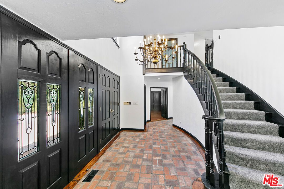 Chandelier, Interior, Recessed Lighting