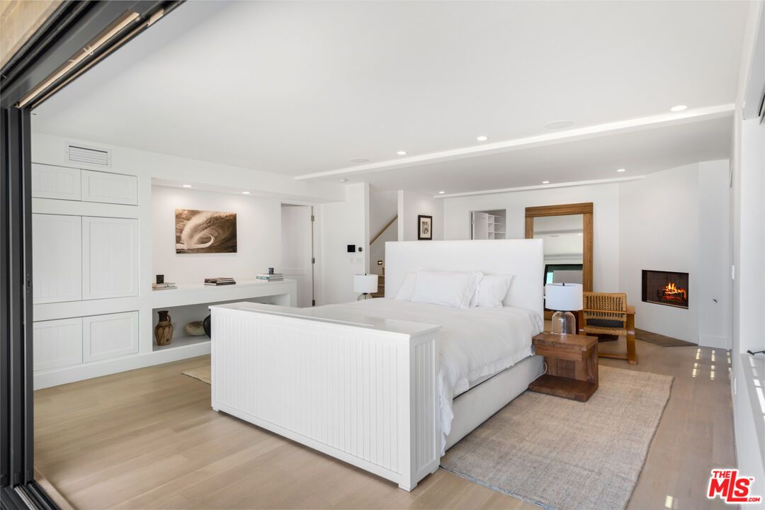 Bedroom, Fireplace, Interior, Recessed Lighting, Wood Texture Flooring