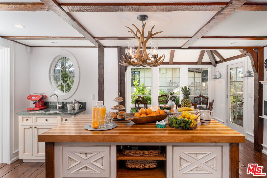 Chandelier, Interior, Recessed Lighting, Wooden Beams, Wood Texture Flooring