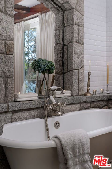 Bathroom, Free Standing Baths, Interior