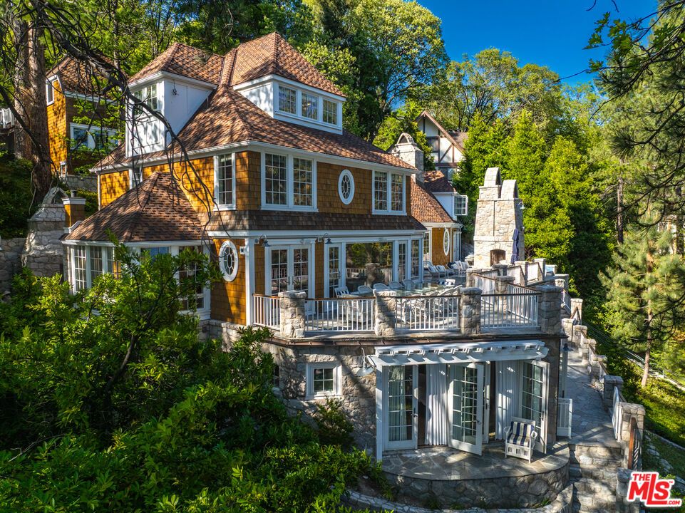 Exterior, Facade, Queen Anne Victorian