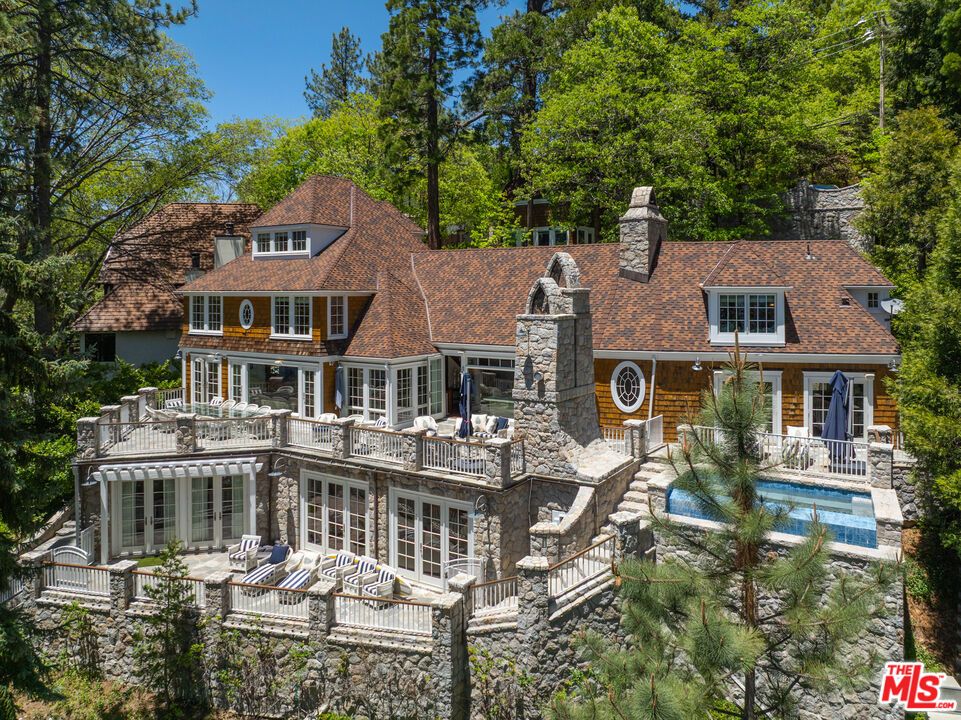 Exterior, Facade, Pool, Queen Anne Victorian
