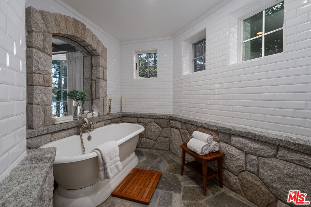 Bathroom, Free Standing Baths, Interior, Recessed Lighting