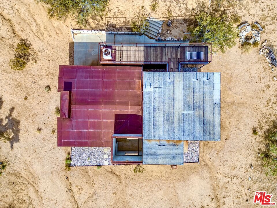 Exterior, Drone