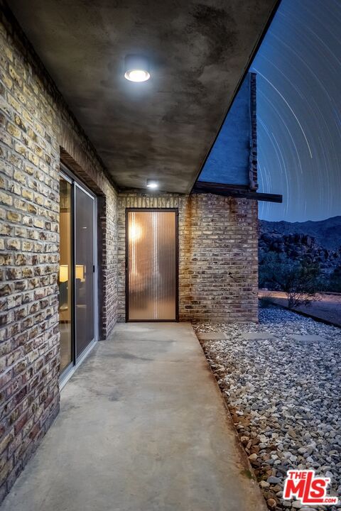 Exterior, Recessed Lighting, Stone Walls