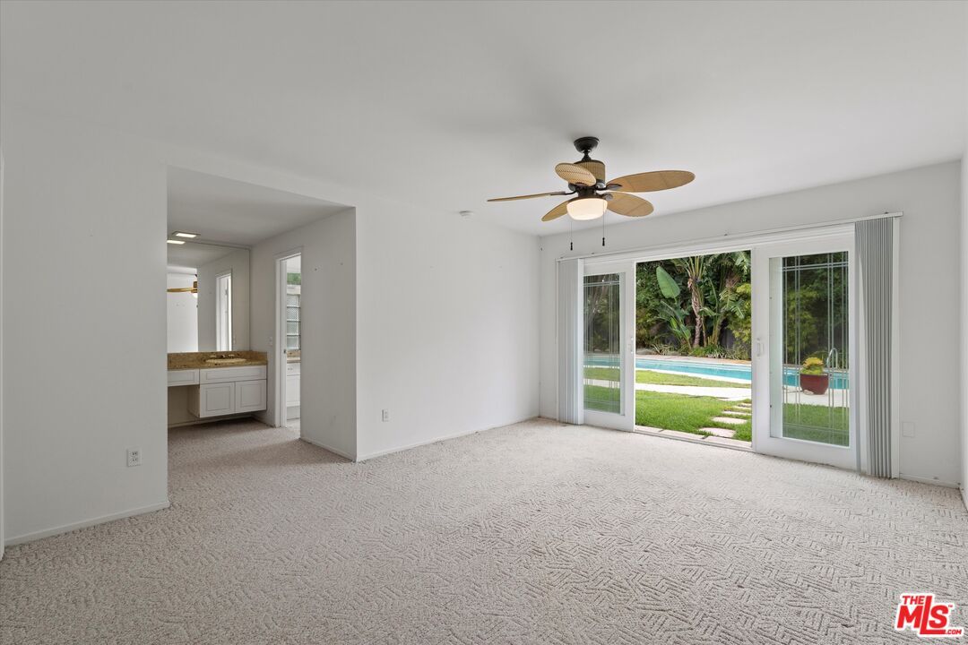 Bathroom, Empty room, Interior