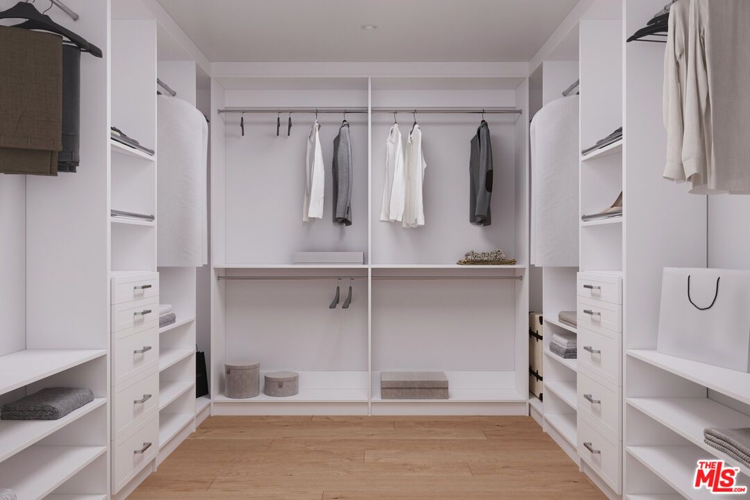 Interior, Walk-in Closets, Wood Texture Flooring