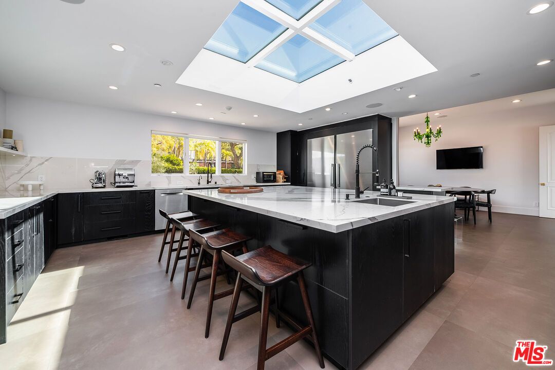 Dining room, Glass Ceilings, Interior, Kitchen, Recessed Lighting, Stainless Steel Appliances