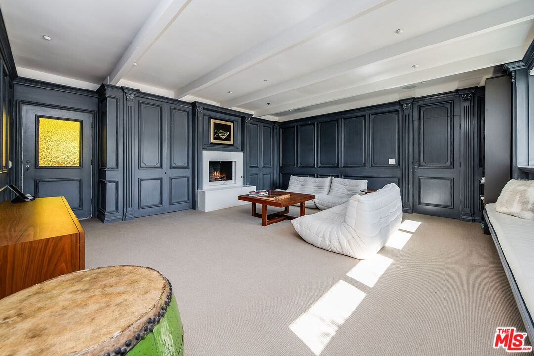 Fireplace, Interior, Living room, Recessed Lighting