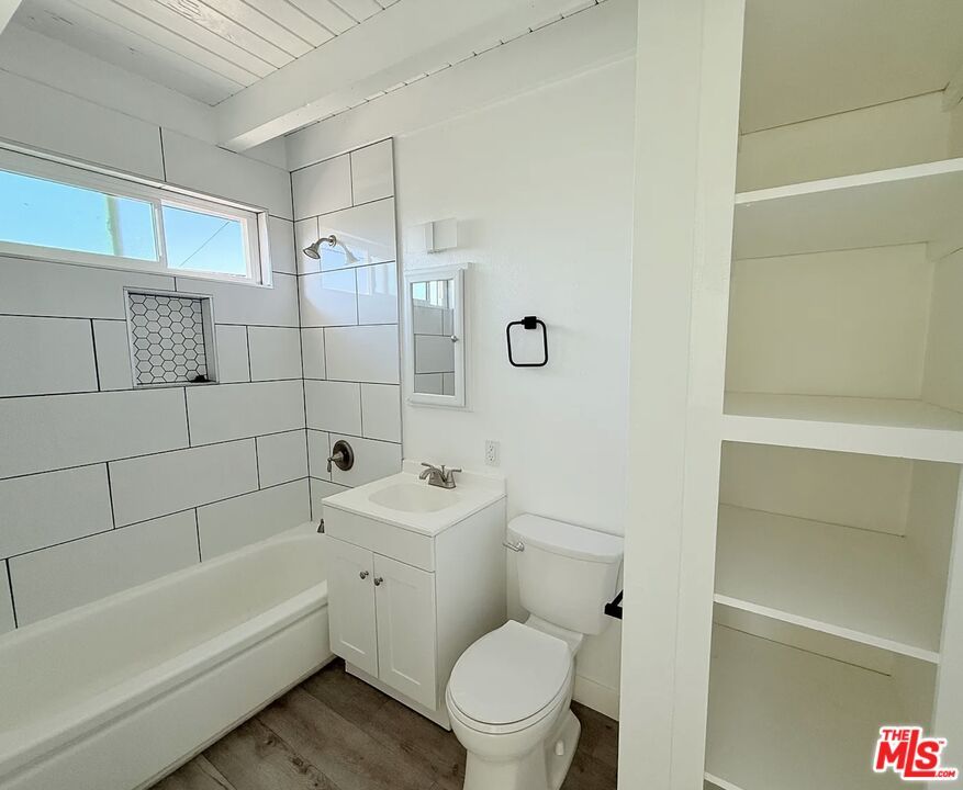 Bathroom, Interior, Wood Texture Flooring