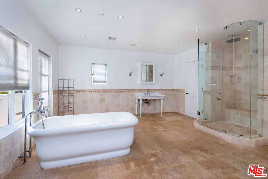 Bathroom, Free Standing Baths, Glass Shower, Interior, Recessed Lighting
