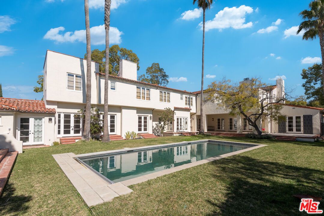 Backyard, Exterior, Pool