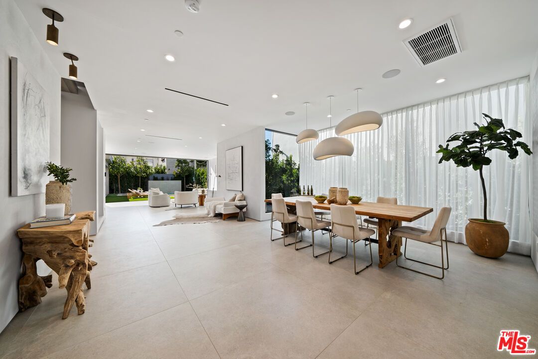 Dining room, Interior, Pendant Lights, Recessed Lighting