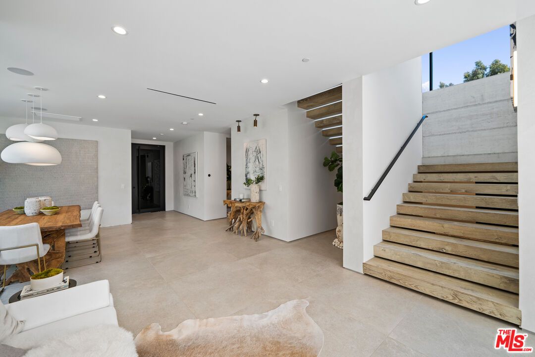 Dining room, Interior, Pendant Lights, Recessed Lighting