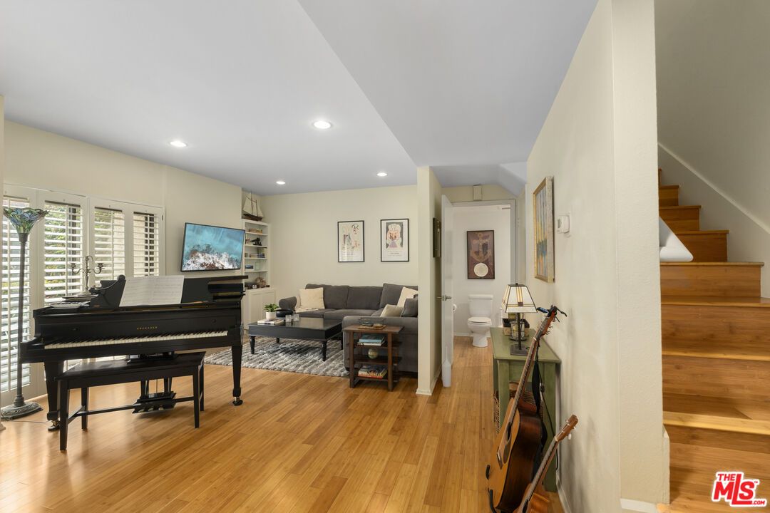 Interior, Living room, Piano, Recessed Lighting, Wood Texture Flooring