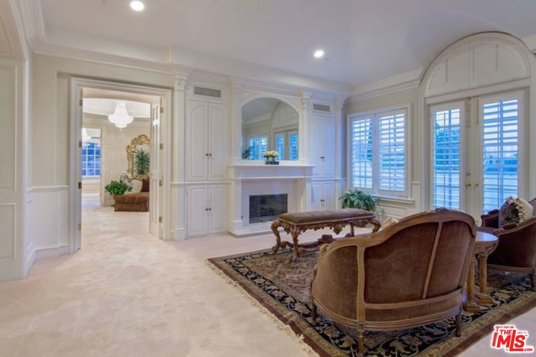 Fireplace, Interior, Recessed Lighting