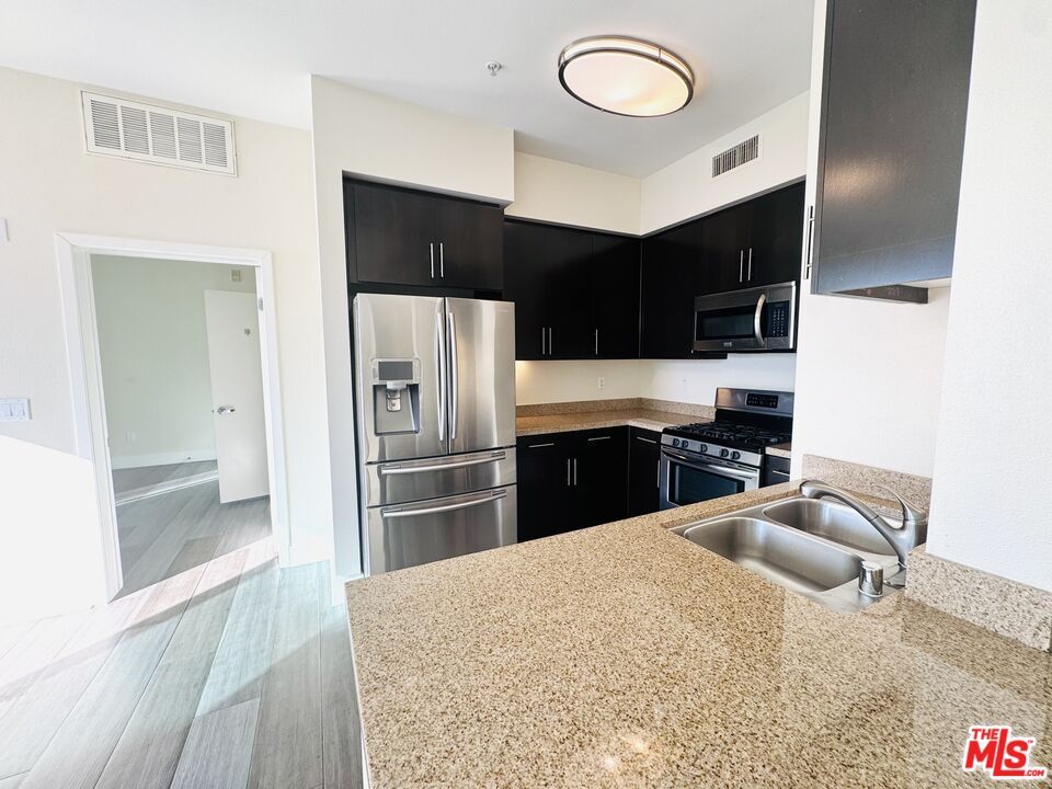 Interior, Kitchen, Stainless Steel Appliances