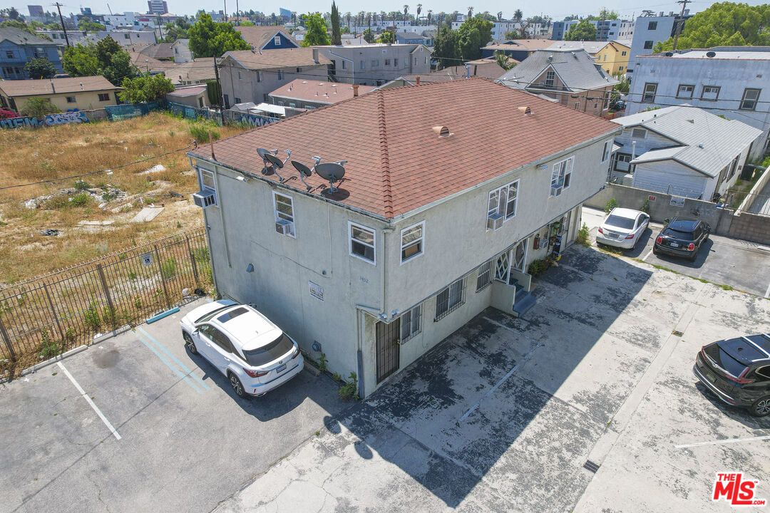 Exterior, Drone