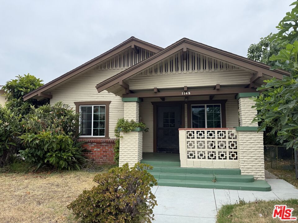 Exterior, Facade, American Craftsman