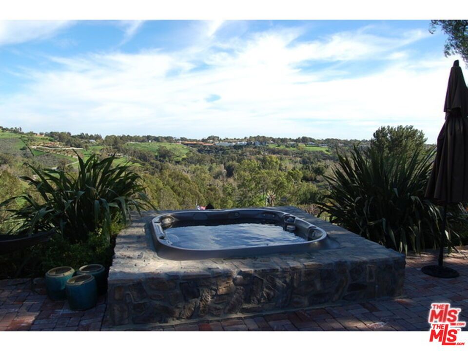 Exterior, Hot Tub