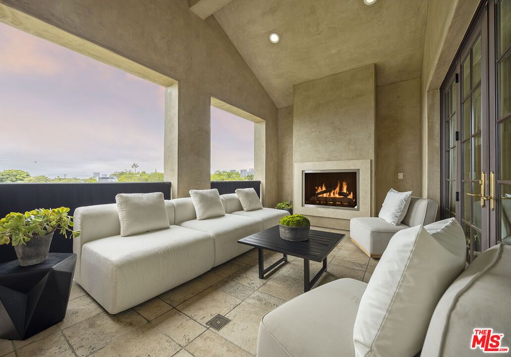 Fireplace, Interior, Living room, Recessed Lighting