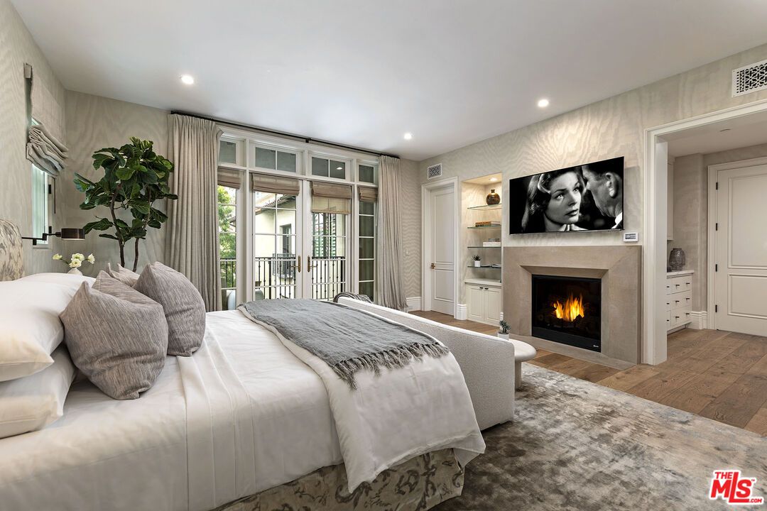 Bedroom, Fireplace, Interior, Recessed Lighting, Wood Texture Flooring