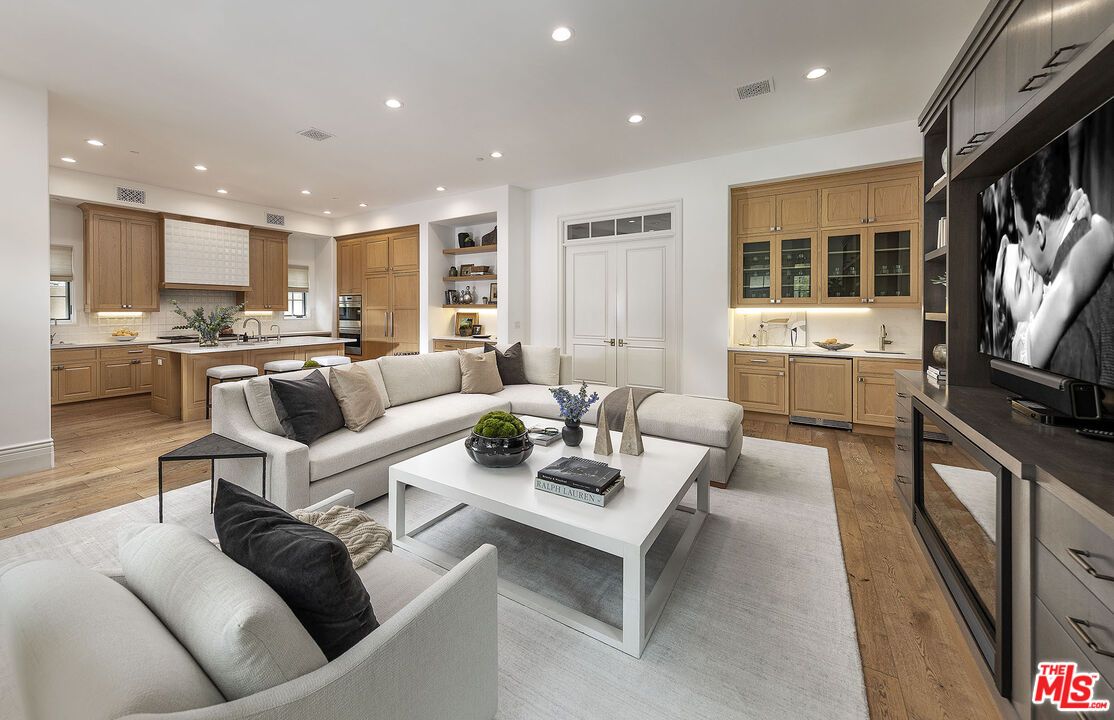 Interior, Kitchen, Living room, Recessed Lighting, Wood Texture Flooring