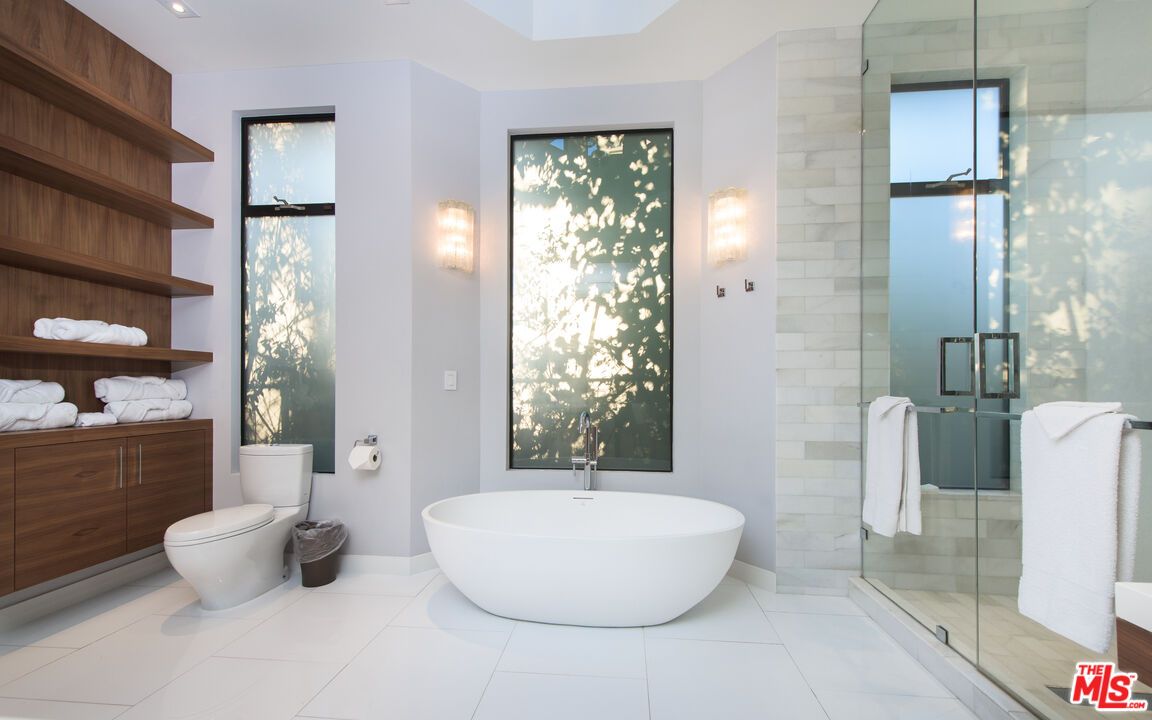 Bathroom, Free Standing Baths, Glass Shower, Interior, Recessed Lighting