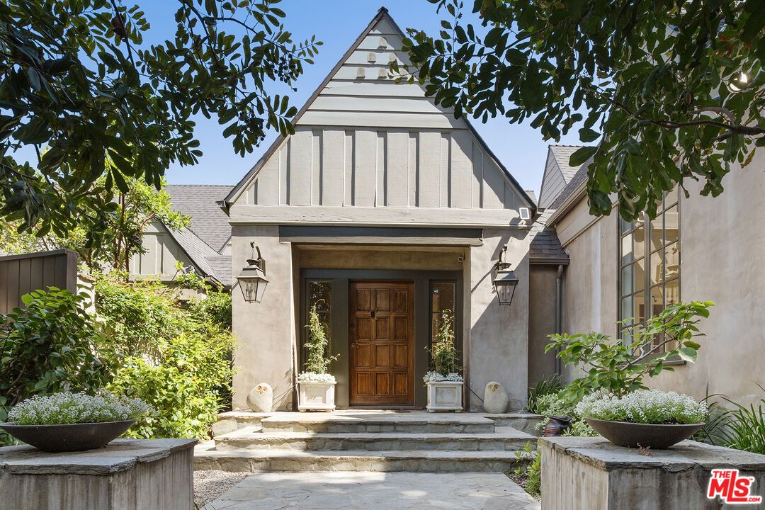 Exterior, Facade, Tudor Revival