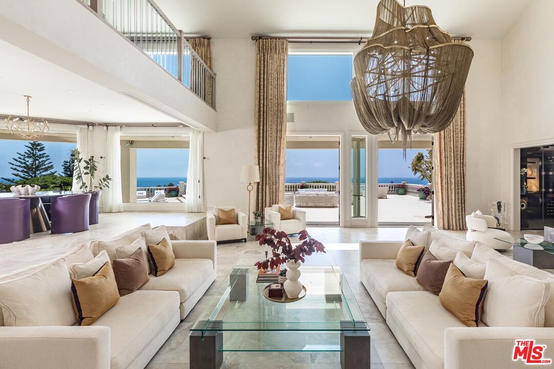Chandelier, Interior, Living room, Water