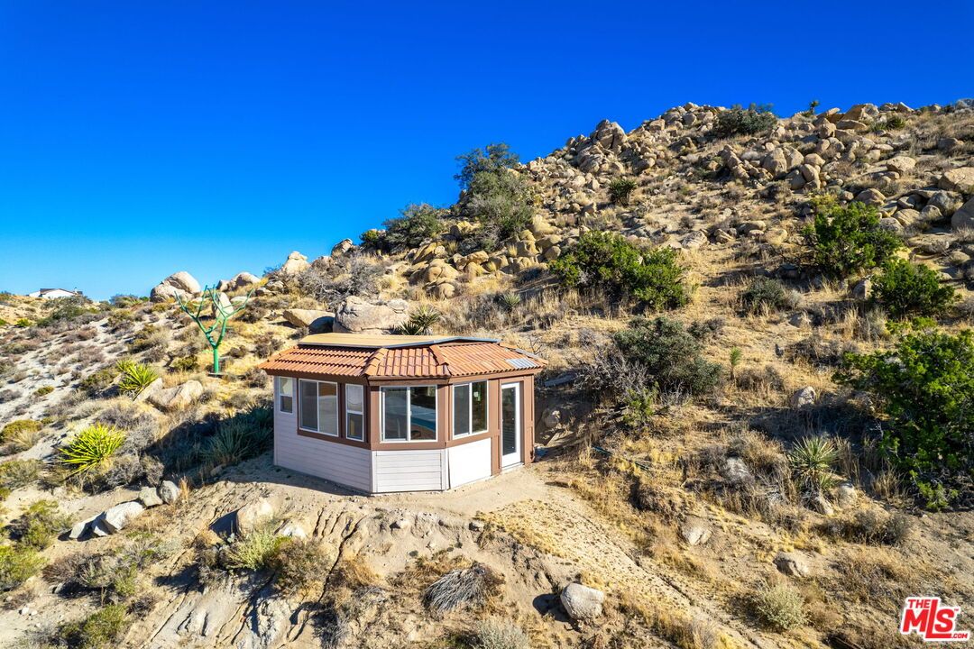Exterior, Drone