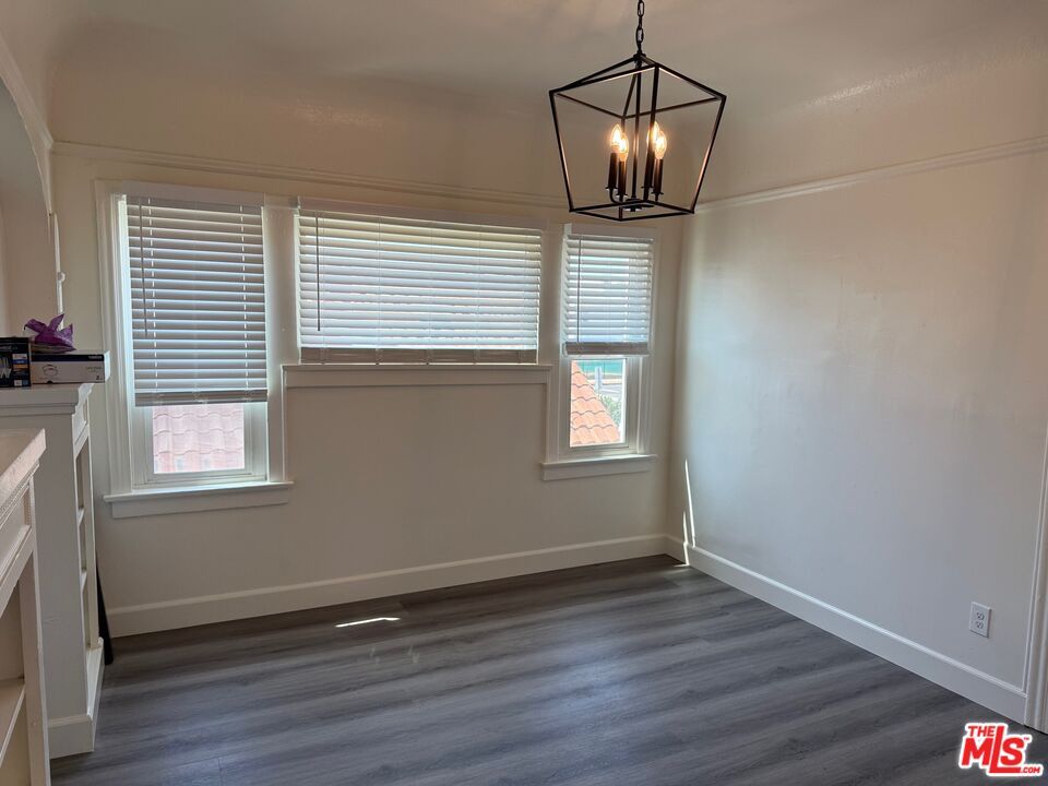 Empty room, Interior, Pendant Lights, Wood Texture Flooring