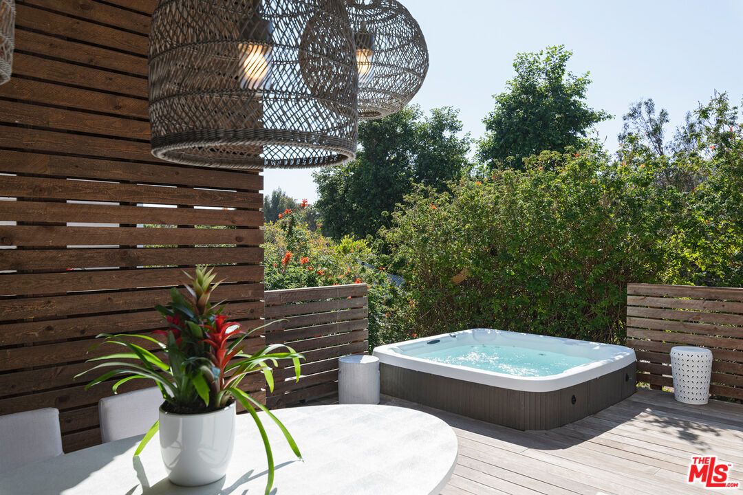 Exterior, Hot Tub