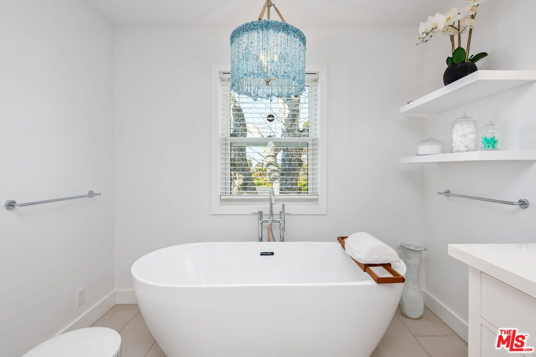 Bathroom, Free Standing Baths, Interior