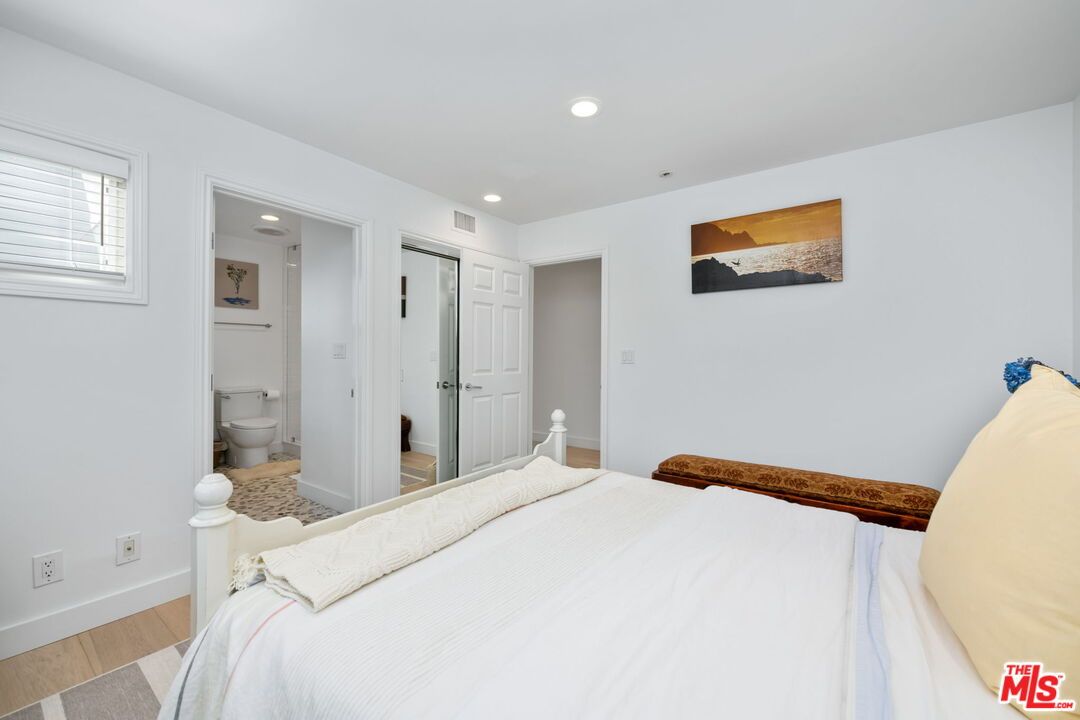 Bathroom, Bedroom, Interior, Recessed Lighting, Wood Texture Flooring
