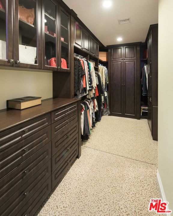 Interior, Recessed Lighting, Walk-in Closets