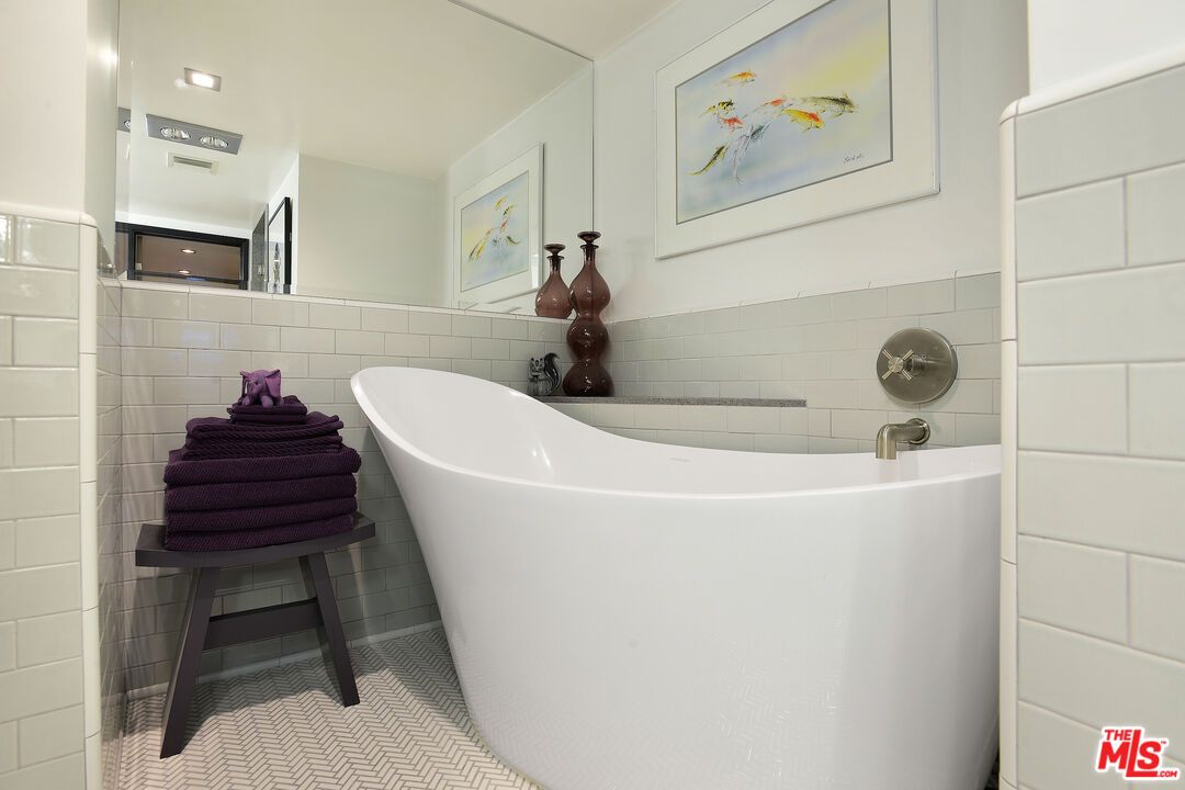 Bathroom, Free Standing Baths, Interior, Recessed Lighting