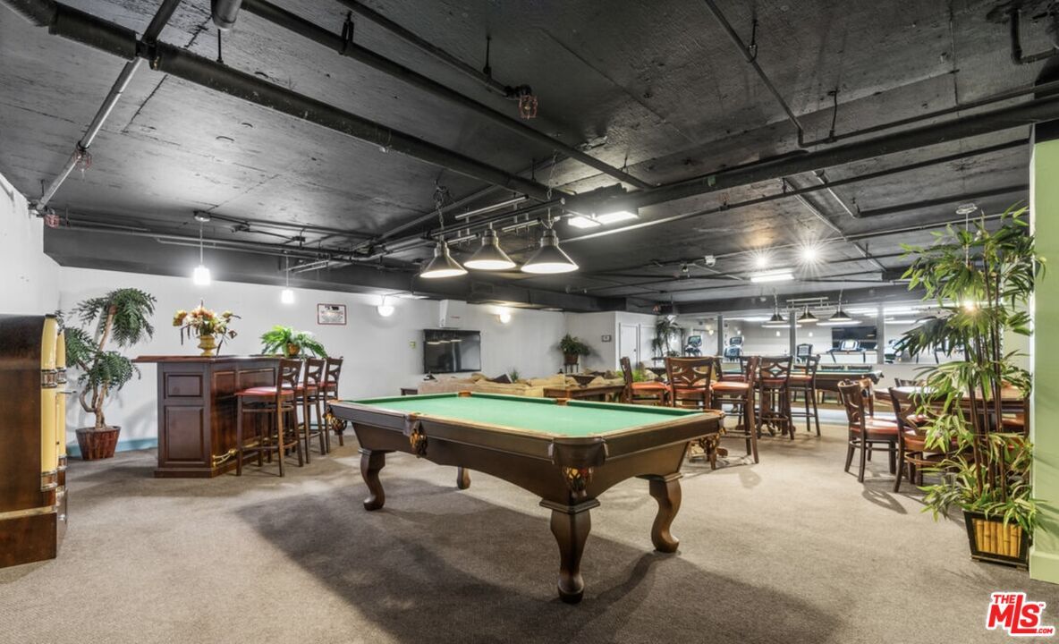 Billiard Table, Game Room, Interior