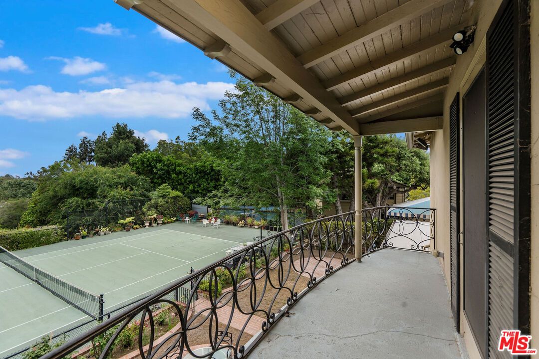 Exterior, Tennis Courts