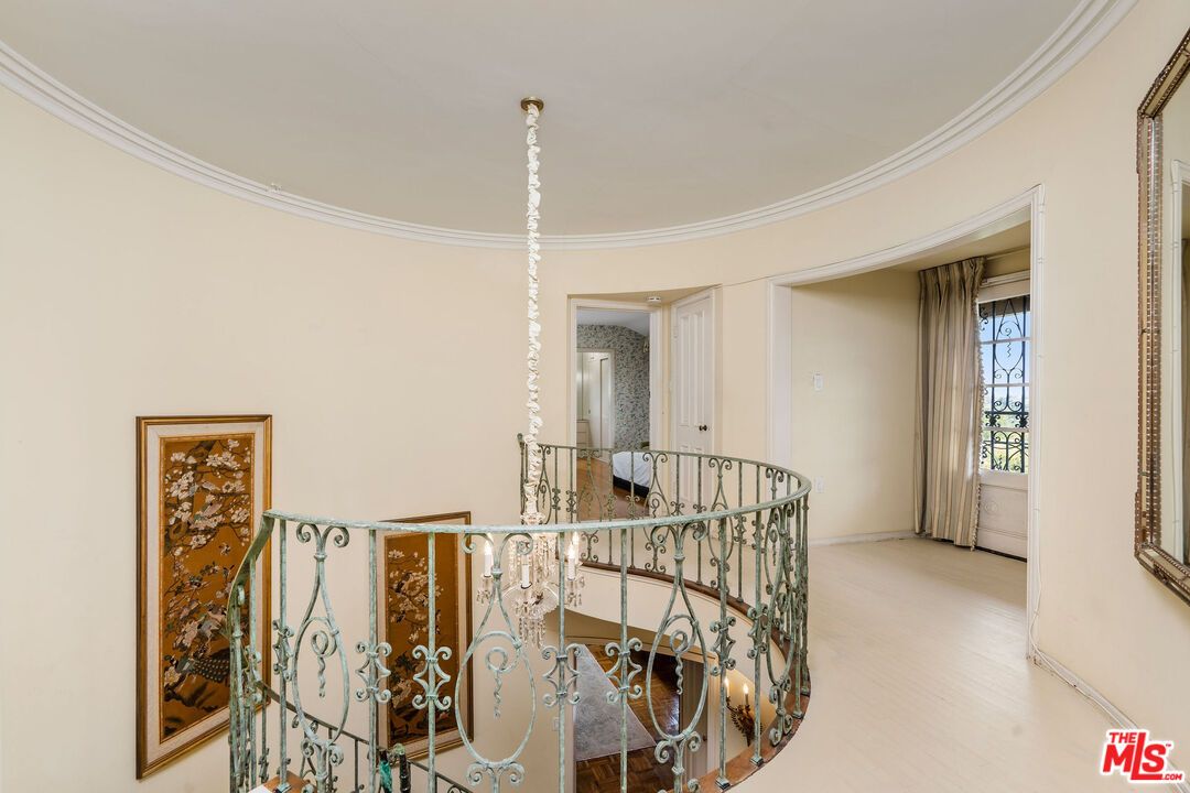 Chandelier, Interior, Wood Texture Flooring