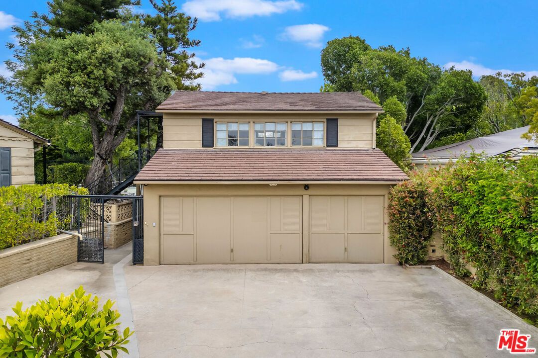 Detached Garage, Exterior, Facade, Split Level