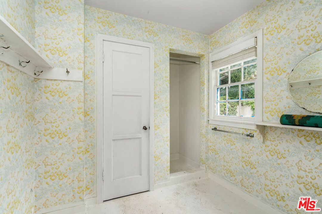 Bathroom, Empty room, Interior